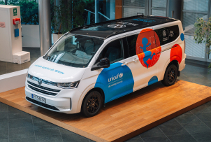 Volkswagen Samochody Dostawcze przekazała UNICEF Polska samochód Volkswagen Caravelle