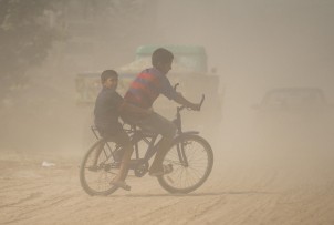 Już dziś prawie każde dziecko na świecie cierpi z powodu zanieczyszczenia środowiska i zmian klimatu.