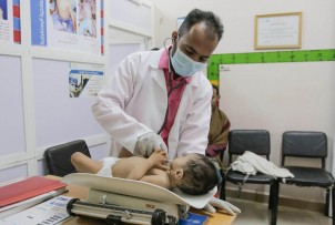 Lekarze walczą o życie dzieci w Jemenie.