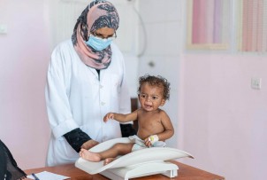 Niedożywienie Jemen. Dzieci w szpitalu.