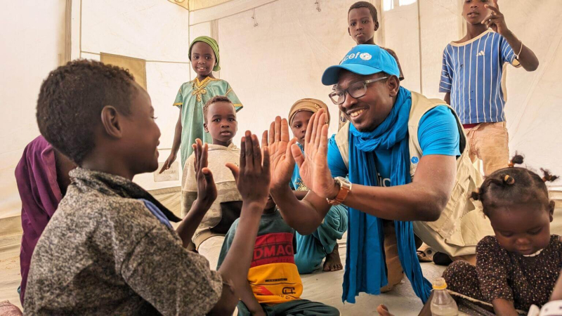 Dzieci w trakcie zabawy - Tine Sudan