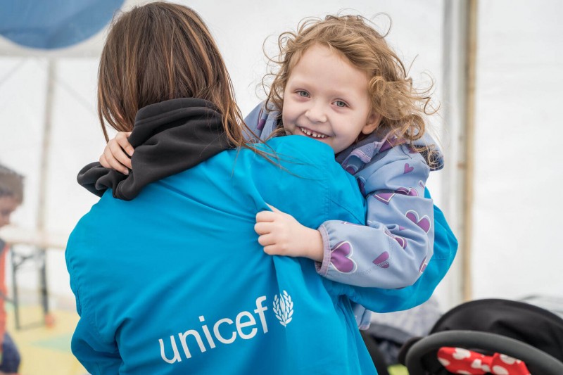 Przyłącz się do programu UNICEF365 i pomóż nam zapewnić potrzebującym dzieciom z Ukrainy lepszą przyszłość.