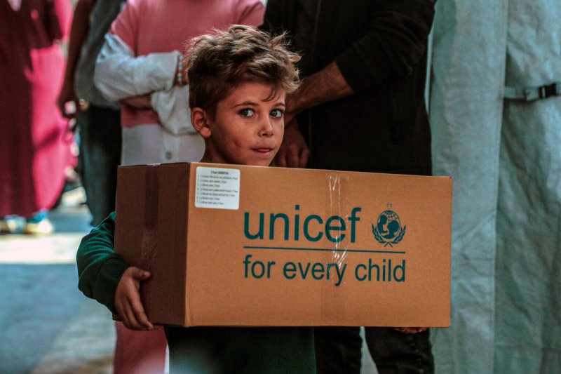 Jak UNICEF pomaga zimą