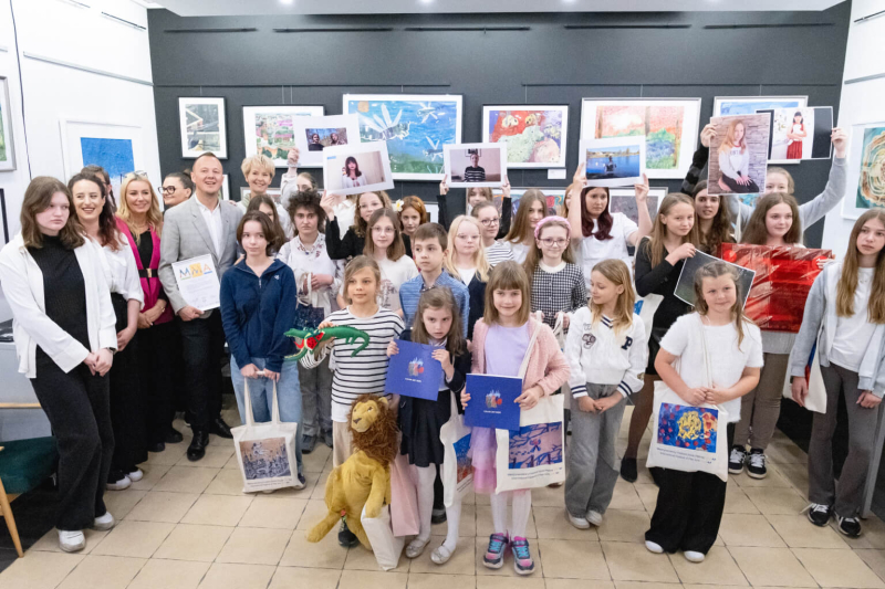 Międzynarodowy Festiwal Sztuki Pięknej Color Art.jpg