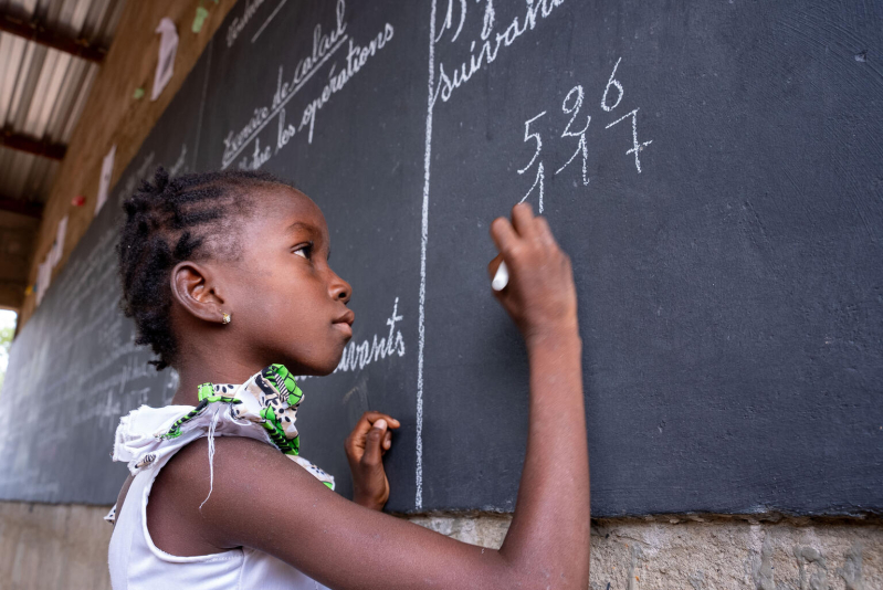 6 mln dzieci może stracić dostęp do edukacji z powodu globalnych cięć w finansowaniu