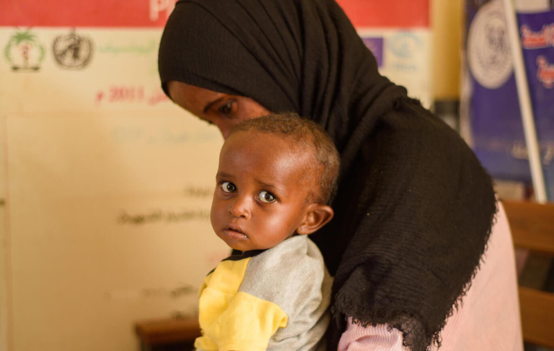 mama niedożywionego dziecka Sudan