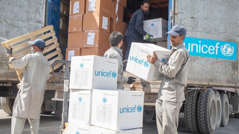 UNICEF rozładunek transportu z pomocą humanitarną