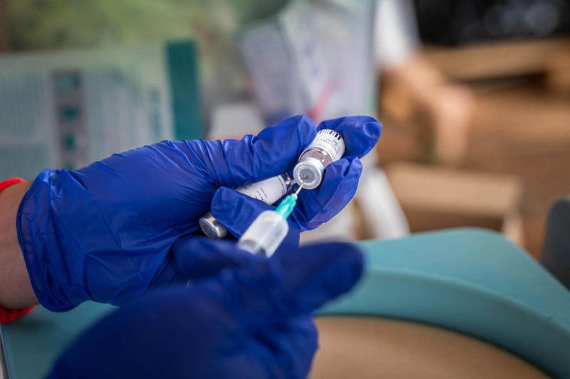 Mniej os&oacute;b choruje na odrę, ale wirus nadal się rozprzestrzenia