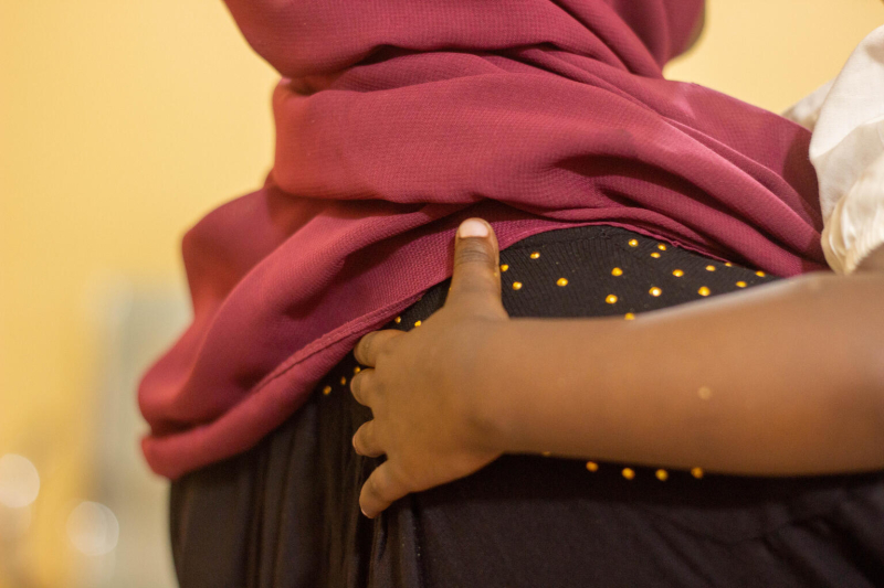 Przemoc, której matki doświadczają ze strony partnerów, ma destrukcyjny wpływ na dzieci