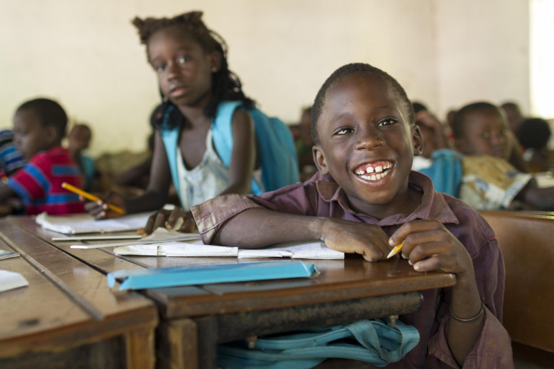 Rekordowa liczba konfliktów i kryzysów humanitarnych powoduje, iż 30 milionów dzieci pozbawionych jest prawa do edukacji.