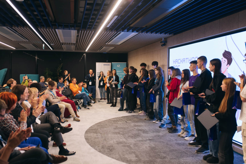 Hackhaton for Change 1.jpg