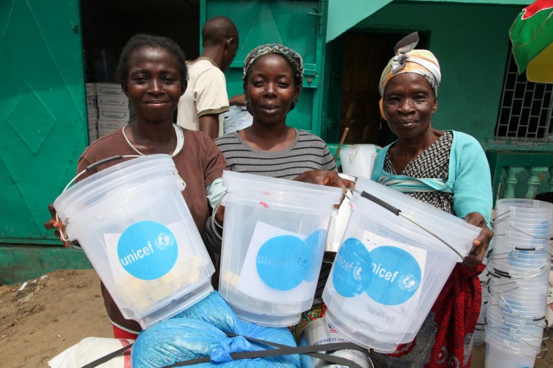 Liberia - prawie 45 000 mieszkańców Monrovii otrzymało już tzw. Rodzinne Zestawy Sanitarne