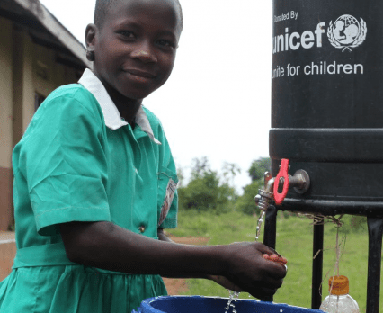 Mycie rąk jednym z ważniejszych narzędzi w walce z ebolą