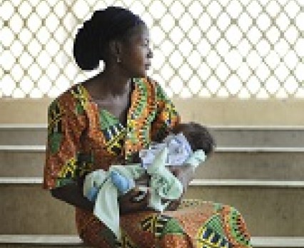 Mrówki a karmienie piersią w Czadzie