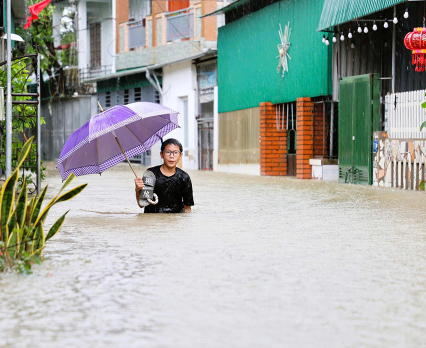 El Niño uderzy z bezprecedensową siłą. Ponad 347 milionów dzieci w obliczu ekstremalnego zagrożenia klimatycznego.