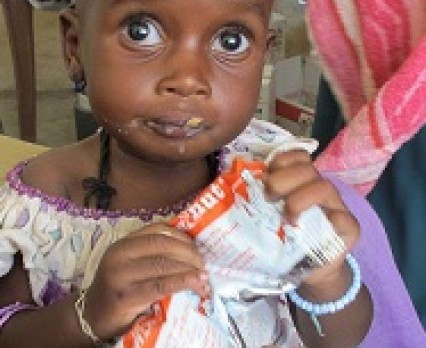 Plumpy’nut – saszetka, która ratuje życie