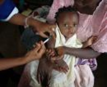 Co czwartemu dziecku na świecie nadal grożą choroby, którym można zapobiec dzięki szczepieniom