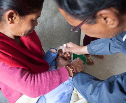 Dzięki Twojej darowiźnie zaszczepimy dzieci w Nepalu