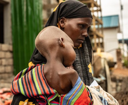 W Rogu Afryki z powodu suszy nadal umierają dzieci