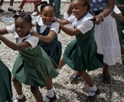 Trzy lata po trzęsieniu ziemi na Haiti widać poprawę sytuacji dzieci