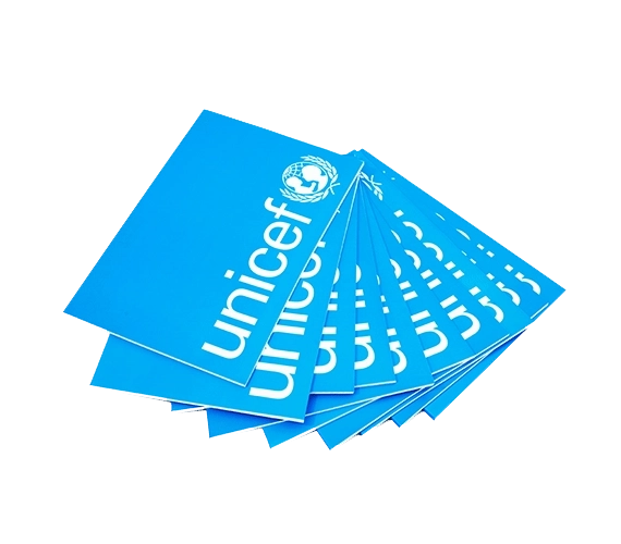 Zeszyty z logo UNICEF.